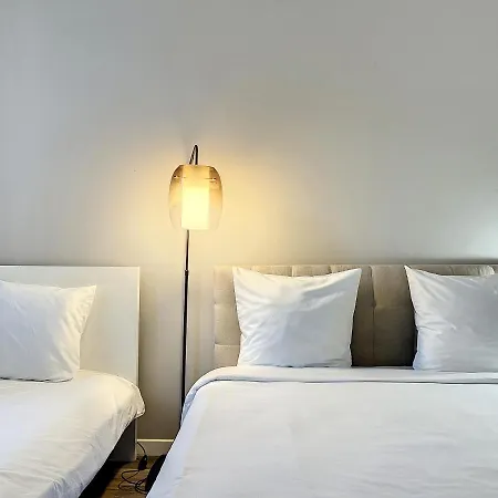 George V : Exclusivite De Prestige Bed & Breakfast