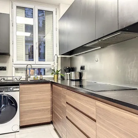 Bed & Breakfast George V : Exclusivite De Prestige Paris